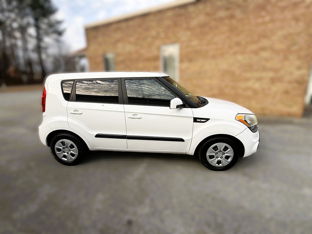 2013 Kia Soul Base's photo